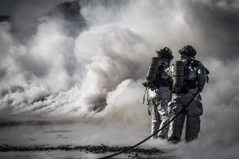 firefighters-696167_1280.jpg
